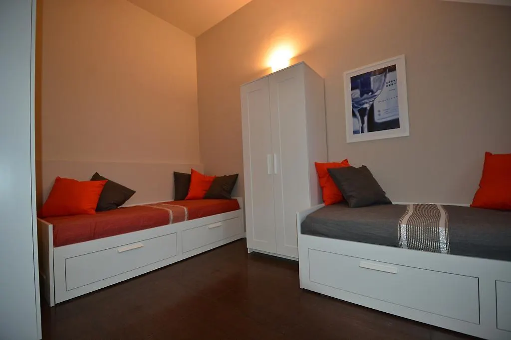 B&B Leonardo Rho 3*,  Italy