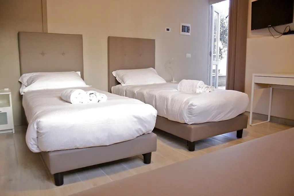 *** Guest house B&B Leonardo Rho Italy